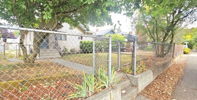 Foto del edificio - Sweet deal! 3bed/1bath Single Family home ...