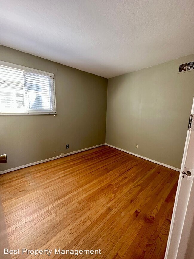 Building Photo - 3 br, 2 bath House - 4792 Mowry Ave.