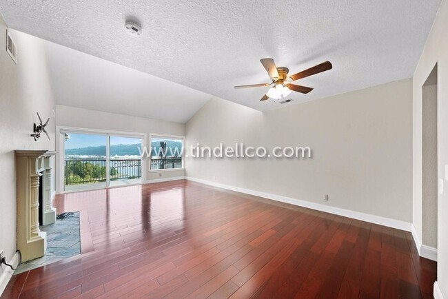 Building Photo - Upgraded St. Johns Home With Stunning Views!!