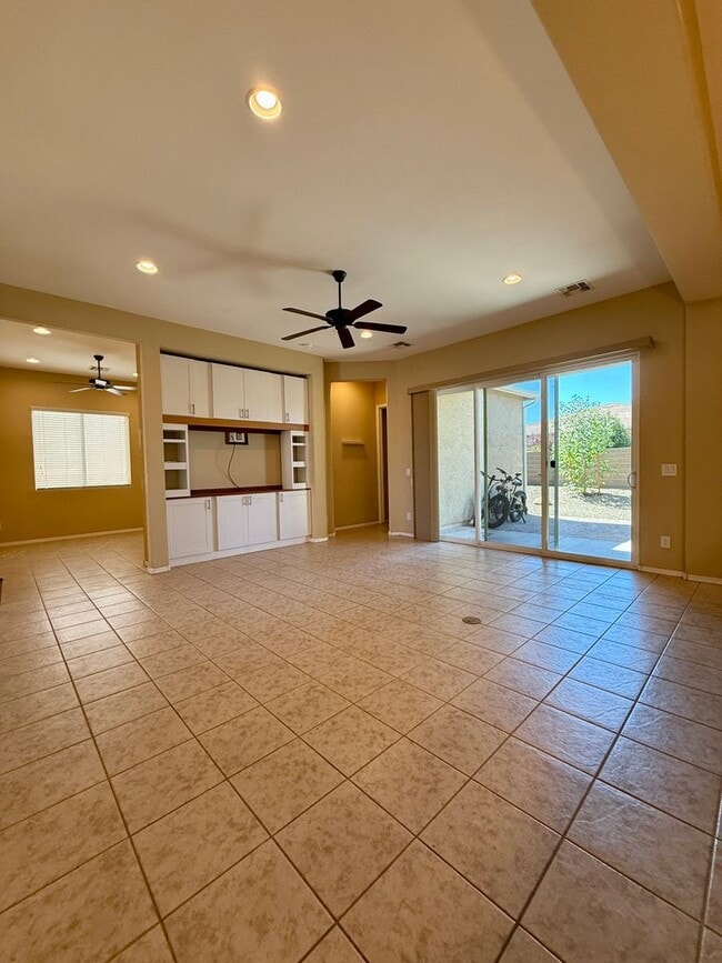 Building Photo - Two Bedroom + Office in Quailwood