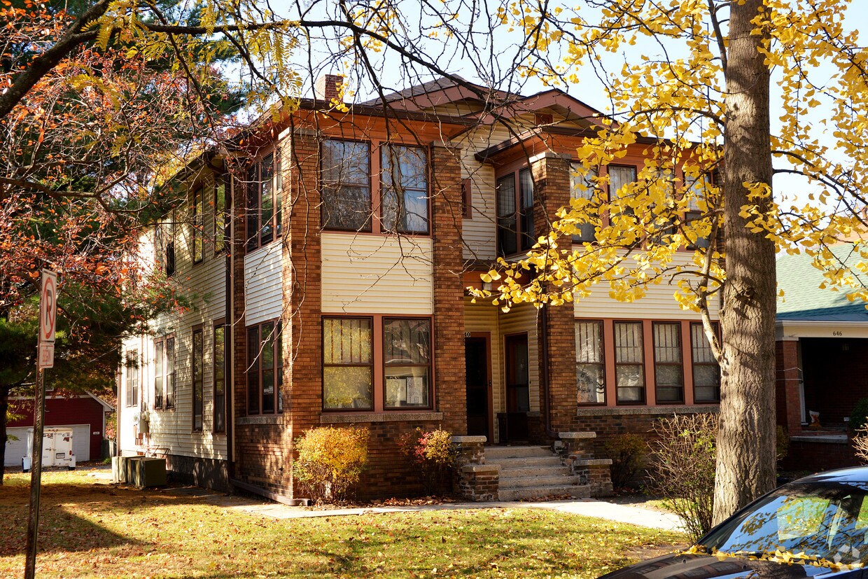 Building Photo - 640 Woodruff Place Middle Dr