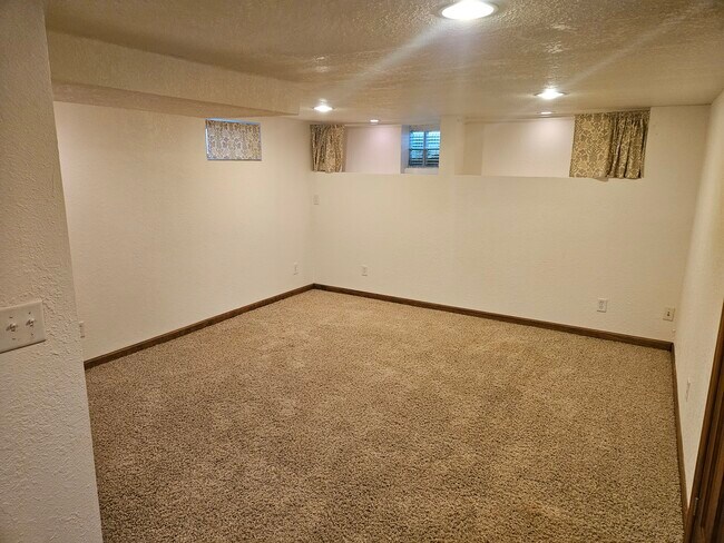 Habitación familiar en el nivel inferior - 803 10th Ave N