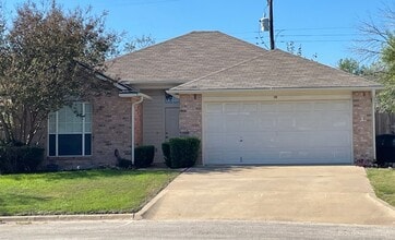 Building Photo - 912 Silver Stone Dr