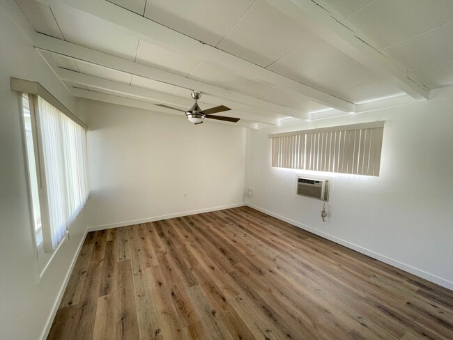Building Photo - 409oak