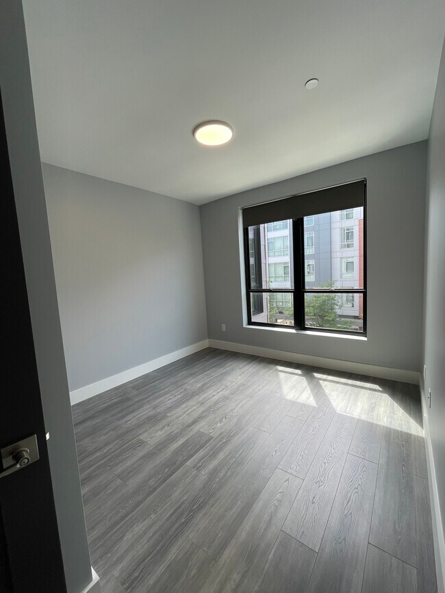 Foto del edificio - 360 Western Ave