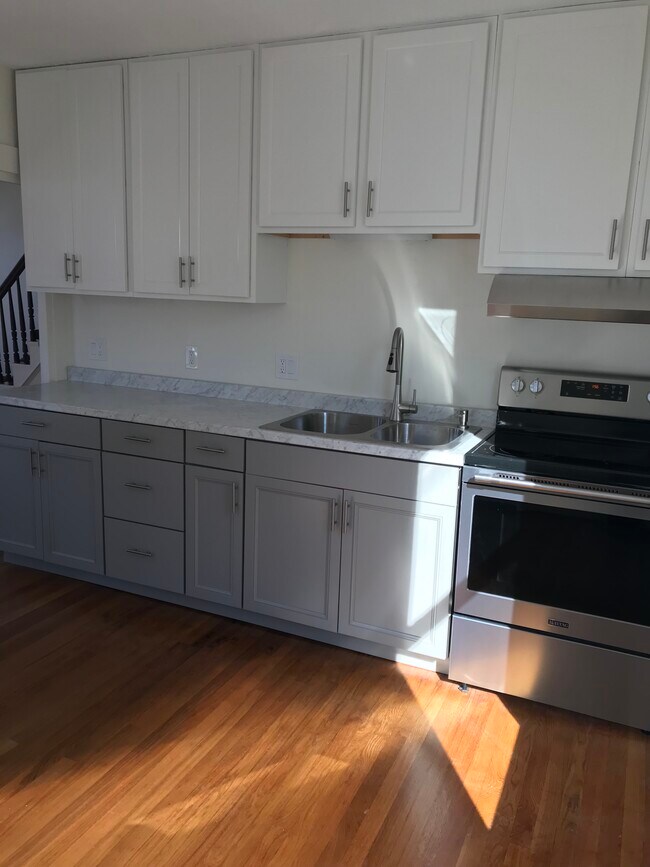 Kitchen - 77 High St