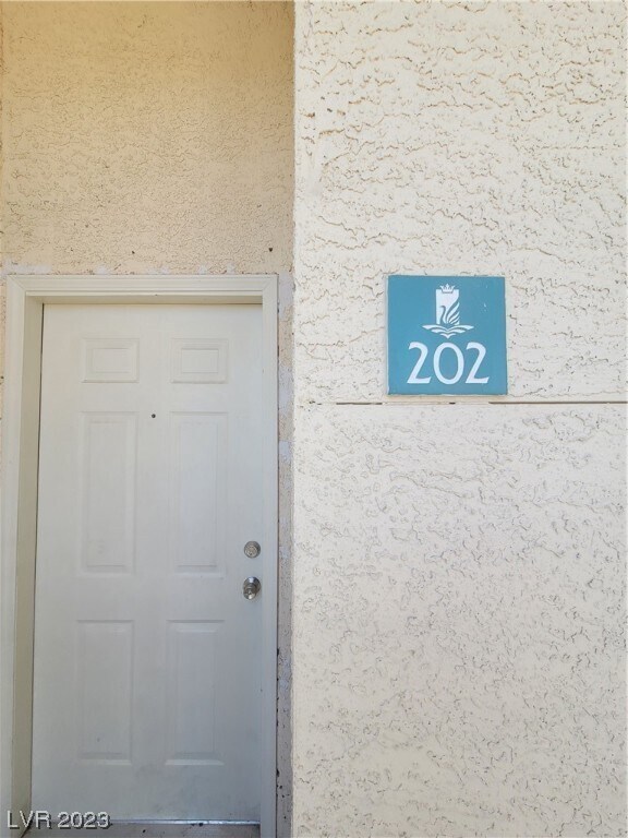 Foto principal - 5000 Red Rock St
