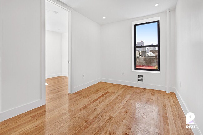 Building Photo - 179 E 105th St