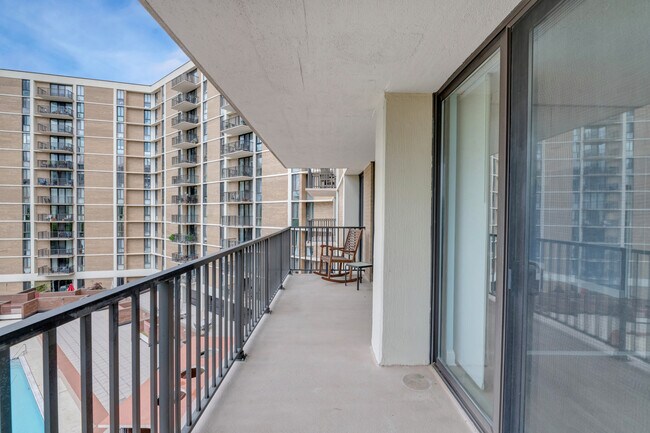 Foto del edificio - 6800 Fleetwood Rd