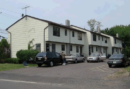 Building Photo - 789-799 Adams Ln