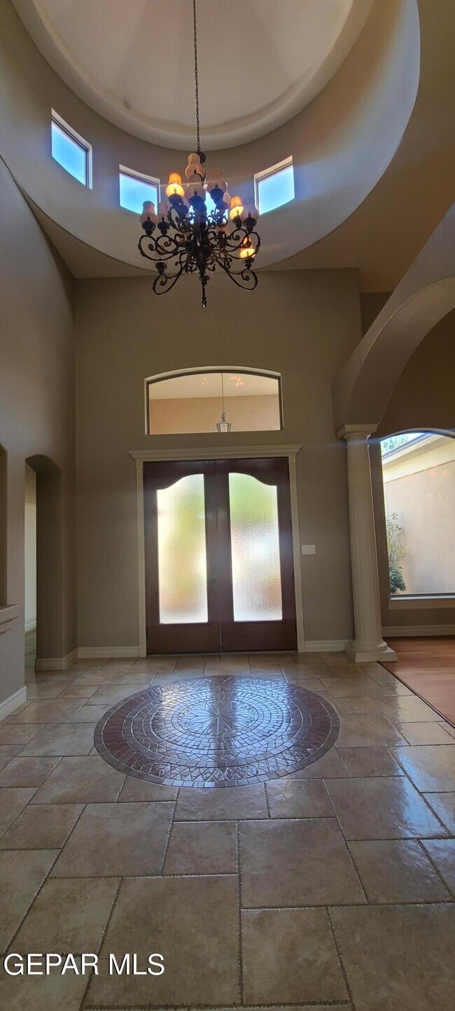 Building Photo - 6139 Via De Los Arboles