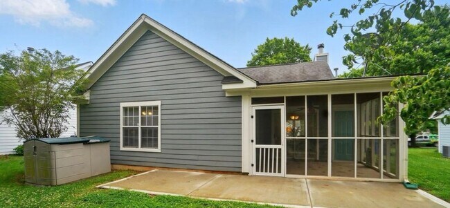 Foto del edificio - 317 Cedarcroft Dr