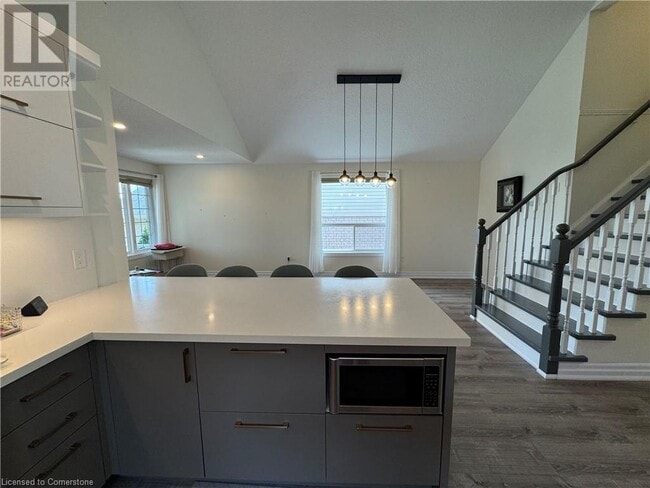 Building Photo - 160 Fallowfield Dr