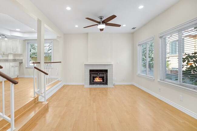 Building Photo - 315 California St #E