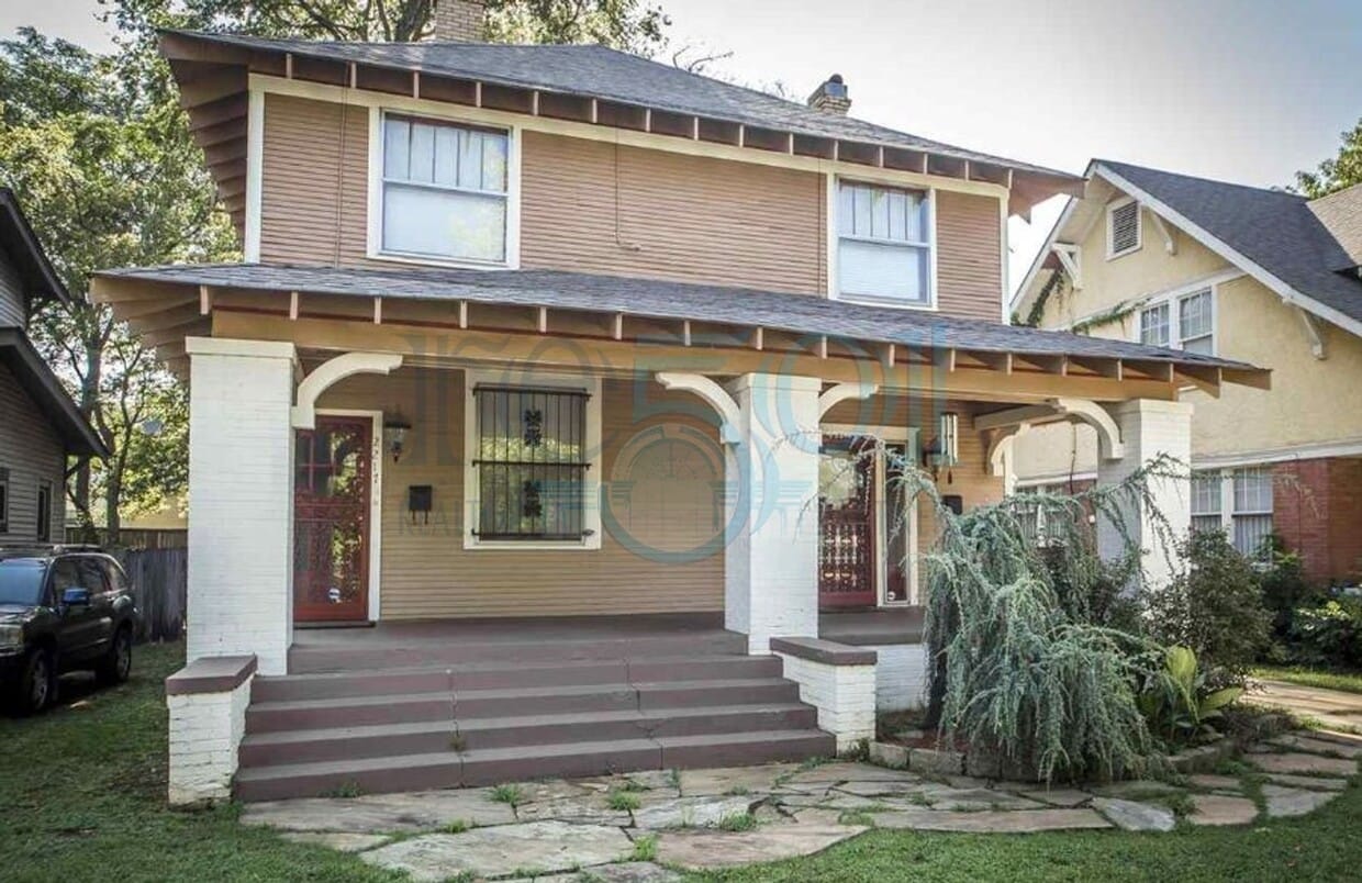 Primary Photo - Historic Duplex located near Central High ...