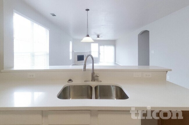 Building Photo - 13124 Settlers Trail