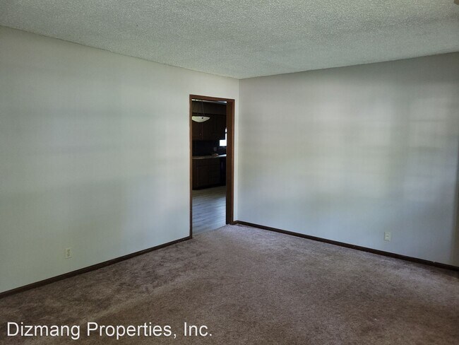 Building Photo - 3 br, 2 bath House - 941 E Caravan St.