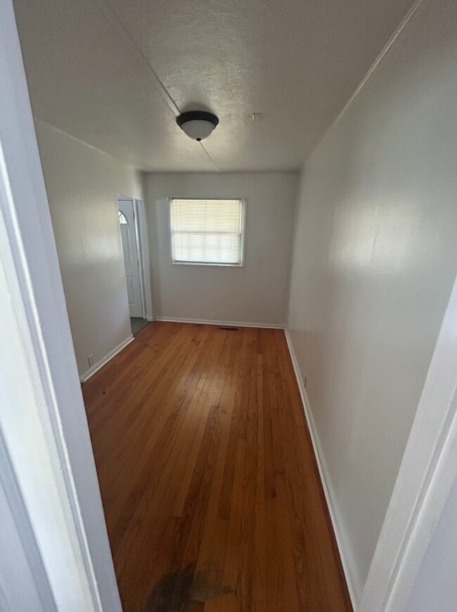 Building Photo - 311 Ernst Ave