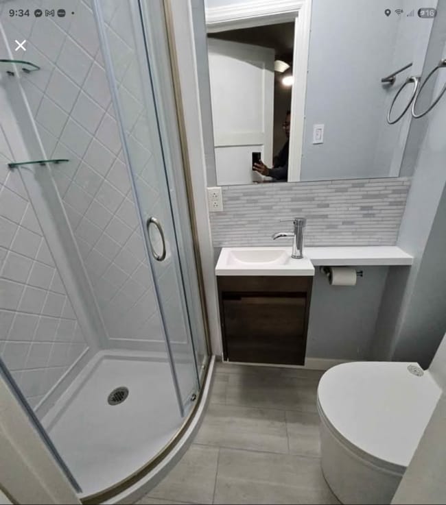 Building Photo - 512 Bayview Ave