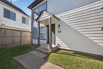 Building Photo - 1221 Cedar Post Ln