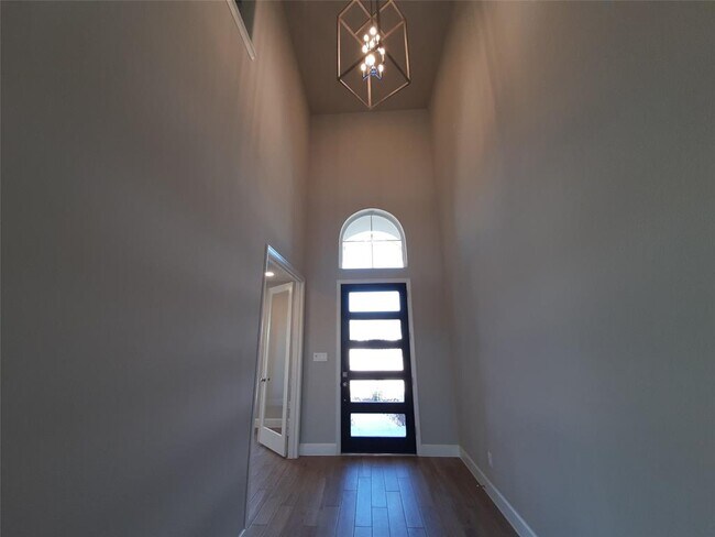 Foto del edificio - 7575 Pemberley Ct