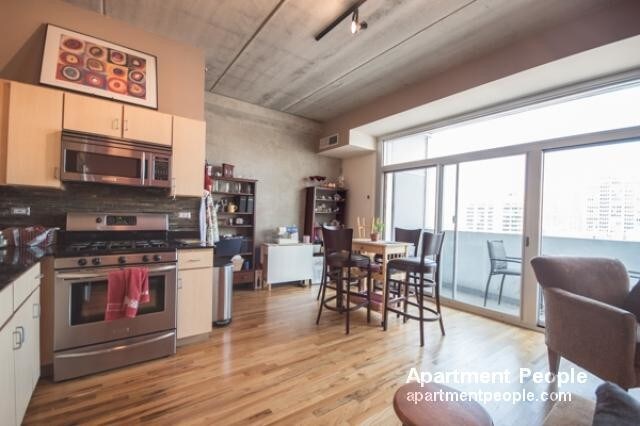 Foto del edificio - 630 N Franklin St
