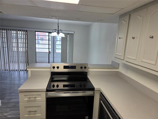 Foto del edificio - 22333 Edgewater Dr