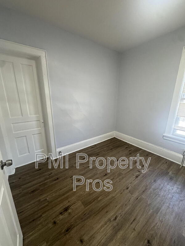 Foto del edificio - 3373 N Richards St