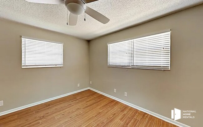 Foto del edificio - 4963 Rathbone Dr