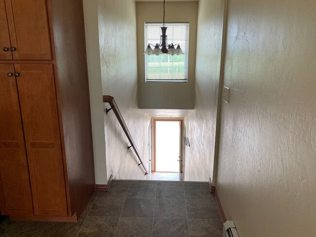 Building Photo - 2 Bedroom, 2 bathroom apartment IMMEDIATE MOVE IN