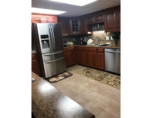 Foto del edificio - 9 Shadowbrook Ln