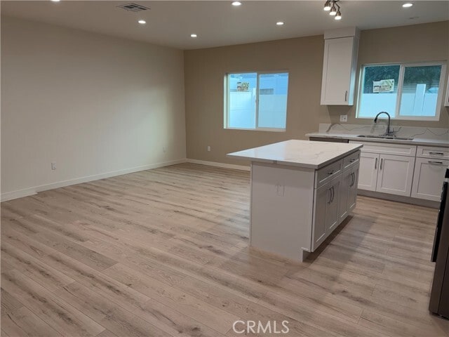 Foto del edificio - 22524 Vanowen St