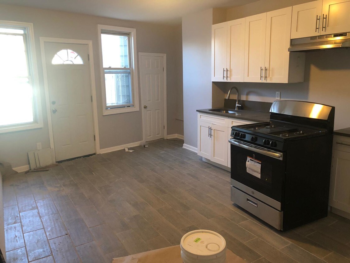 Foto principal - 807 Summer Ave