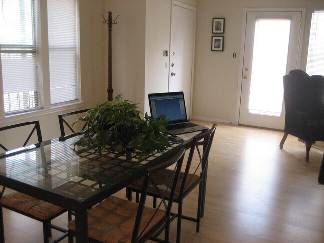 Fotografía del edificio - 3115 Tom Green St