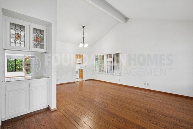Building Photo - 27 Partridge Dr