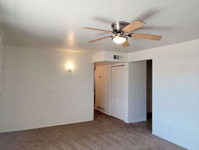 Building Photo - 3702 S Avenida De Las Palmas