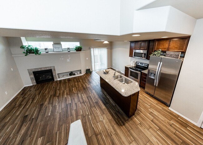 Photo - Centrally Located End Unit 3 Bed Townhouse in D20