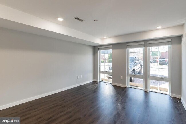 Building Photo - 751 N 20th St