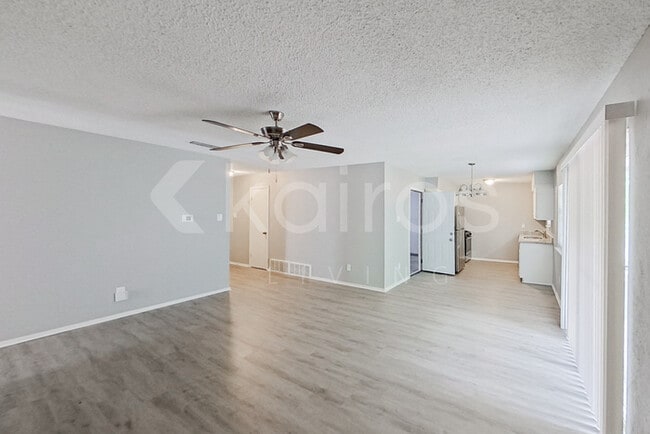 Building Photo - 12211 Knight Dr