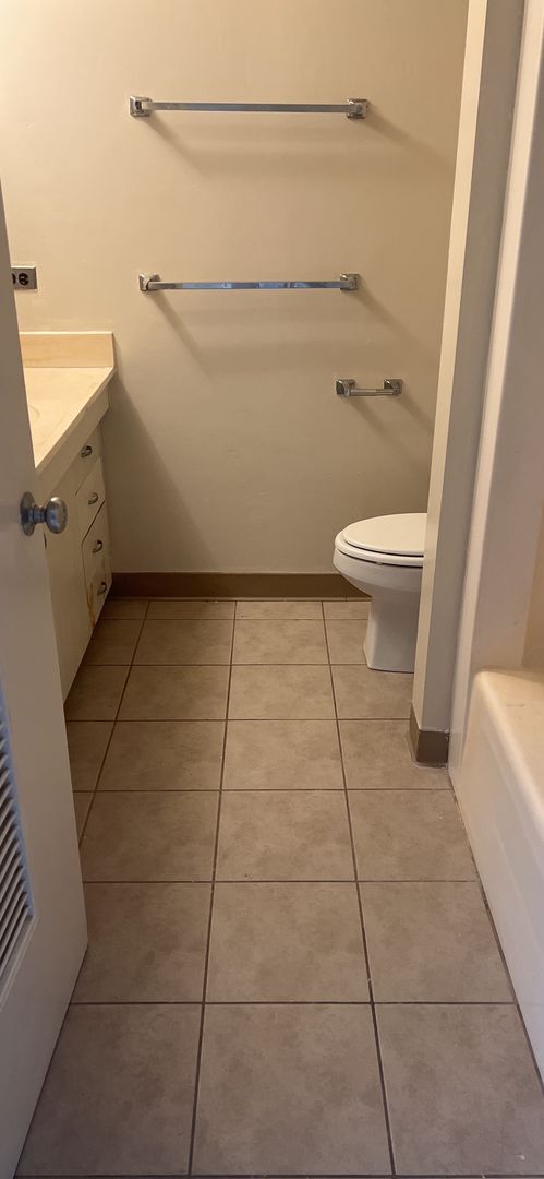 Foto del edificio - Renovated studio @ Pacific Grand $1400.00