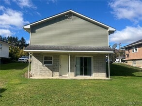 Building Photo - 533 Martha Ave