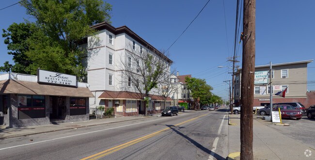 Foto del edificio - 636-642 Dexter St