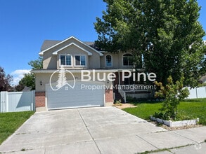 Building Photo - 5231 Clearfield Ln