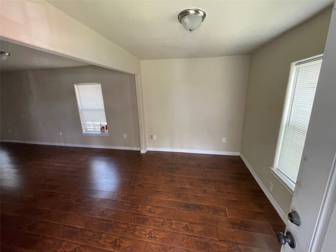 Foto del edificio - 2704 Campbell St