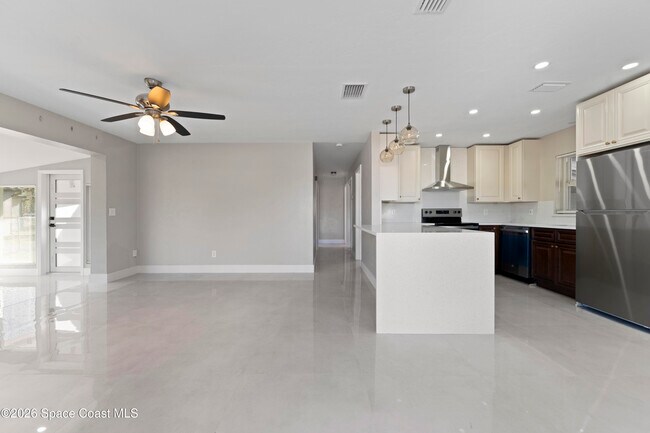 Foto del edificio - 2373 Allan Adale Rd