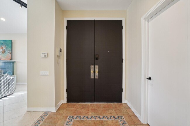 Foto del edificio - 29 Lakeshore Dr