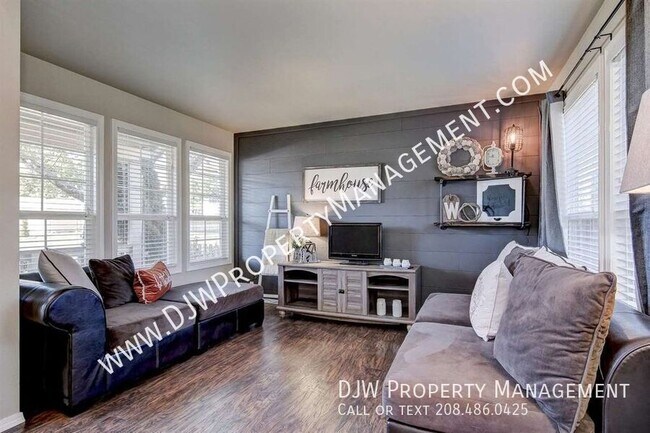 Building Photo - 520 N Shady Grove Way