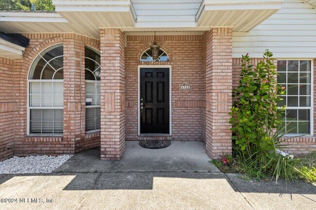 Building Photo - 1722 Branch Vine Dr W
