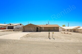 Building Photo - 2250 Interlake Dr
