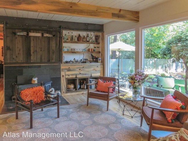 Building Photo - 3 br, 1 bath House - 16536 Inverurie RD